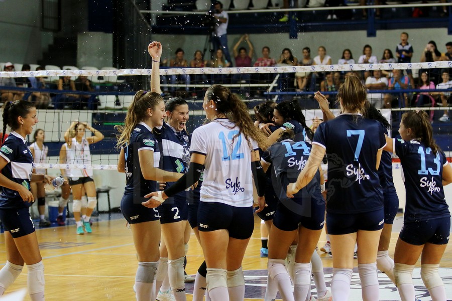 EN SEMIFINALES
